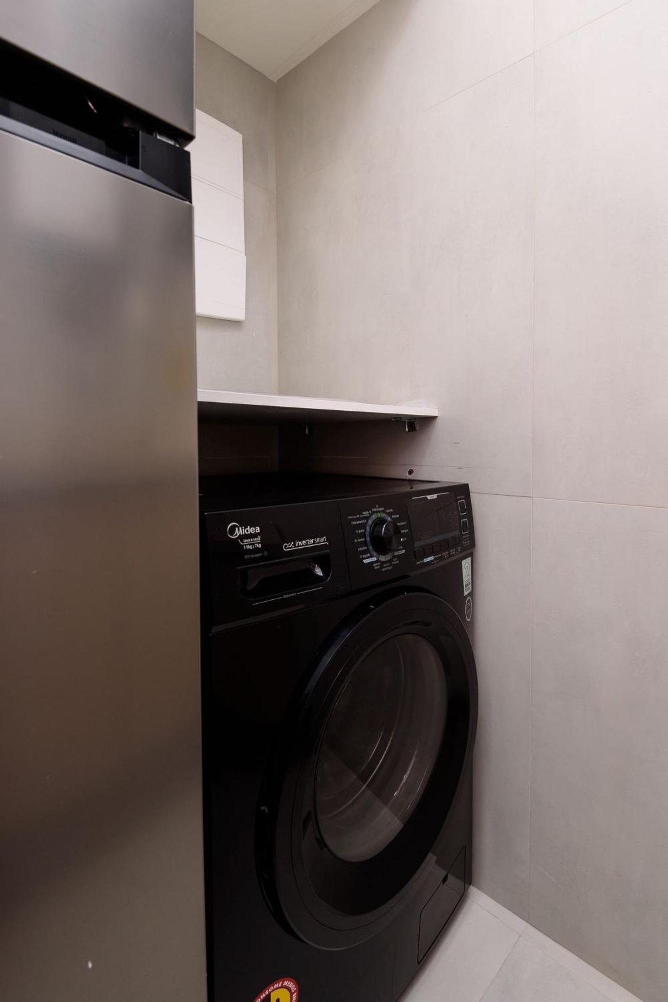 A 150m Da | Nsc 386/401 Apartamento